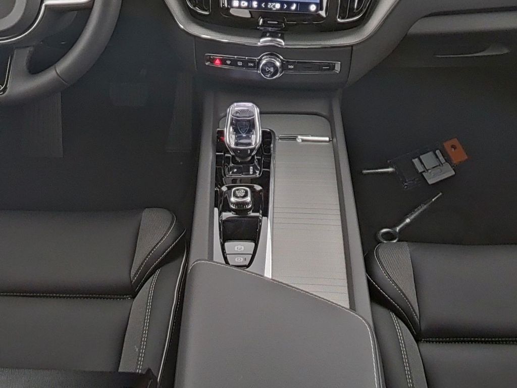 Volvo XC60 2025