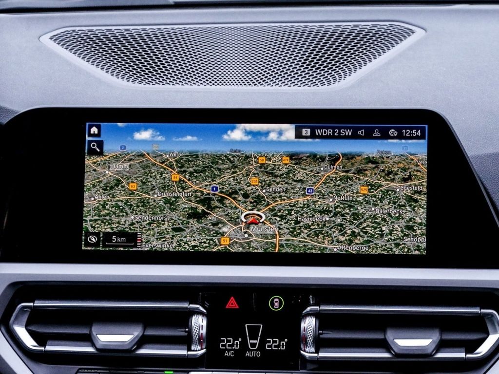 BMW 318 2021