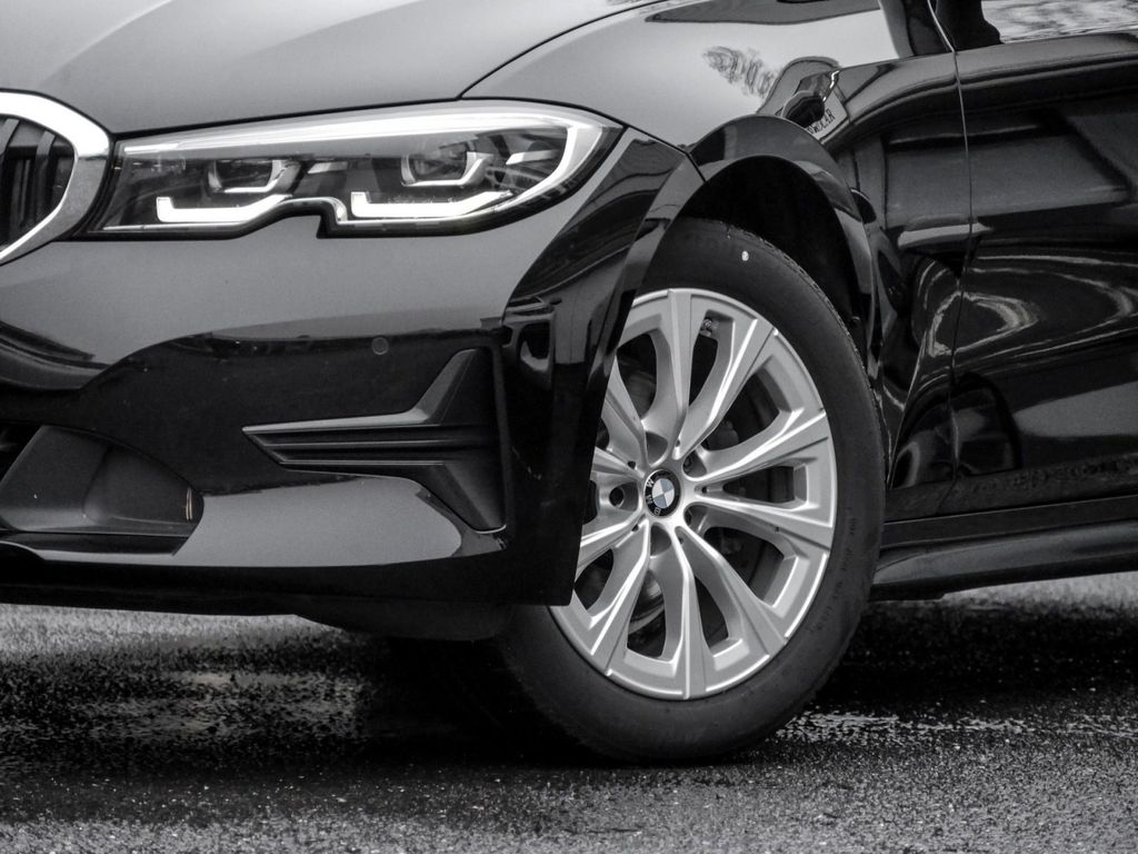 BMW 318 2021