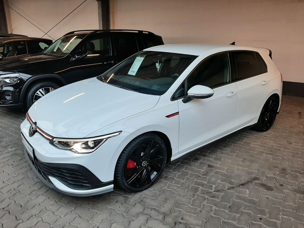 Volkswagen Golf 2024