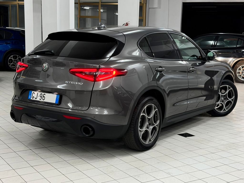 Alfa Romeo Stelvio 2022