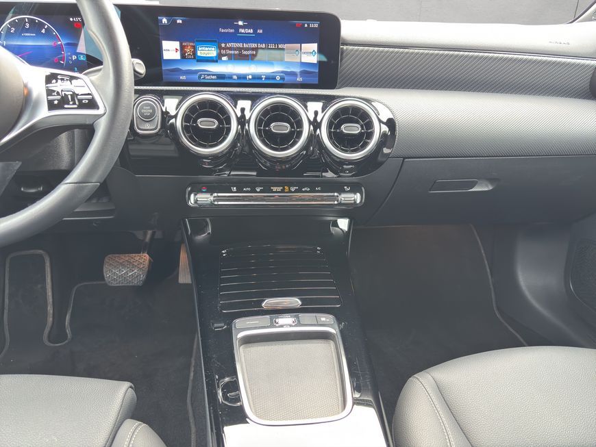 Mercedes-Benz A 180 2025