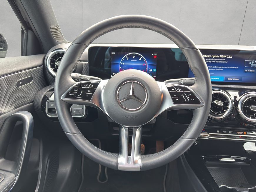 Mercedes-Benz A 180 2025