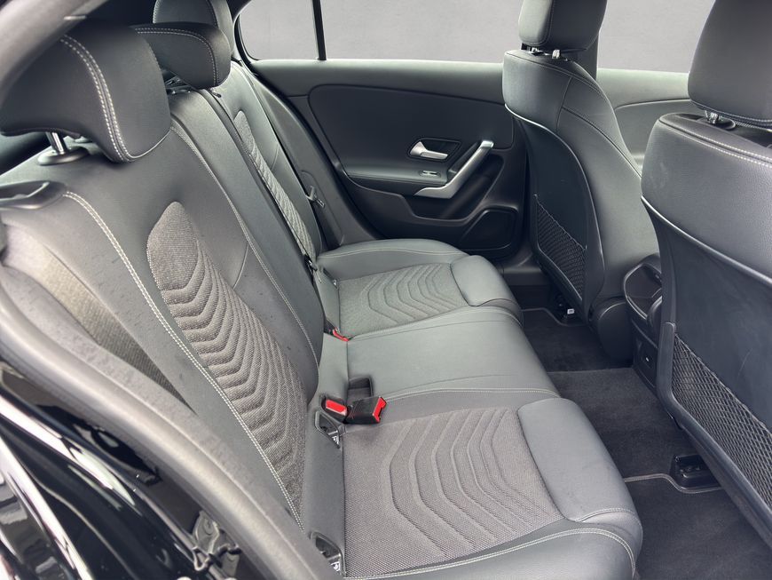 Mercedes-Benz A 180 2025