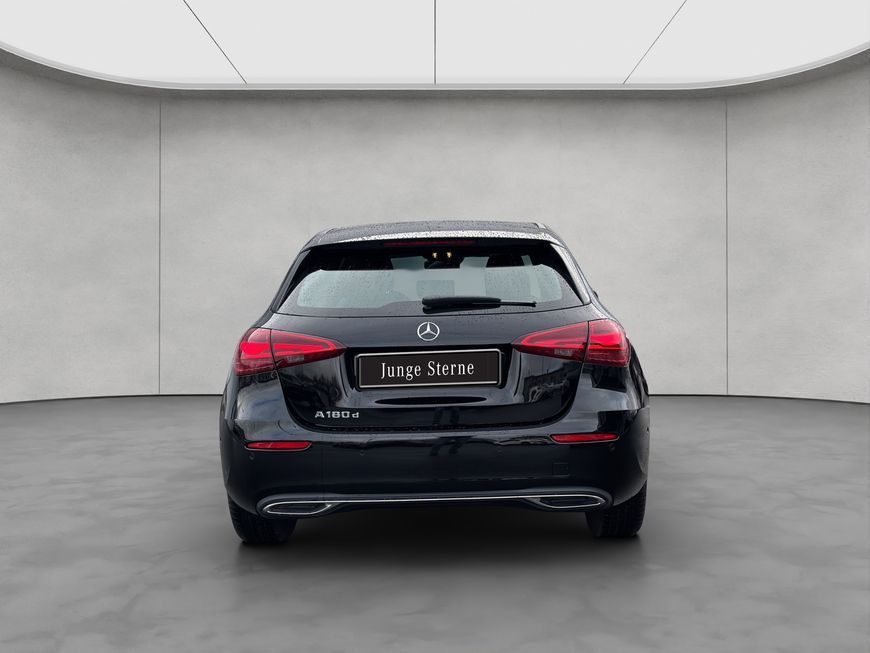 Mercedes-Benz A 180 2025