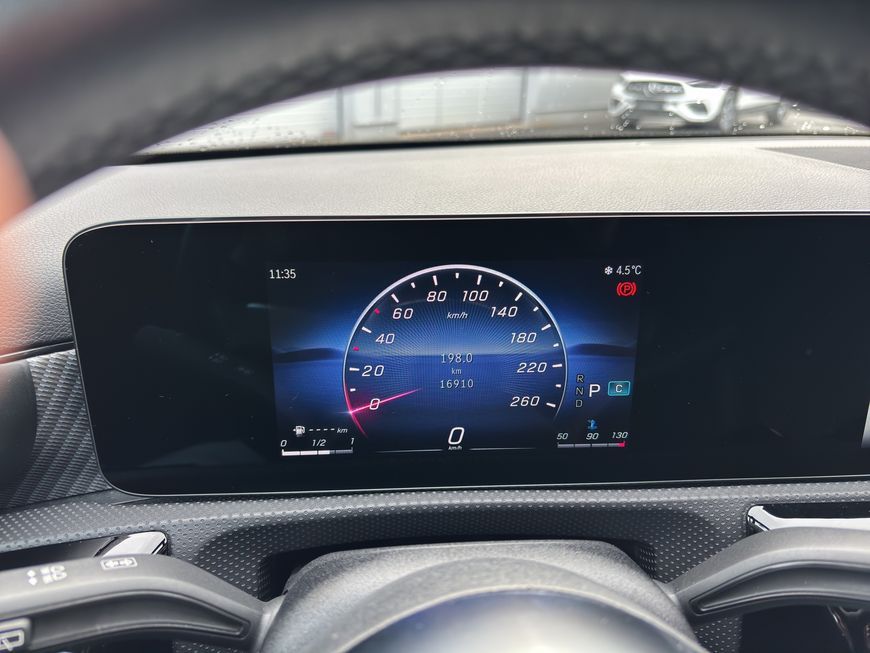 Mercedes-Benz A 180 2025