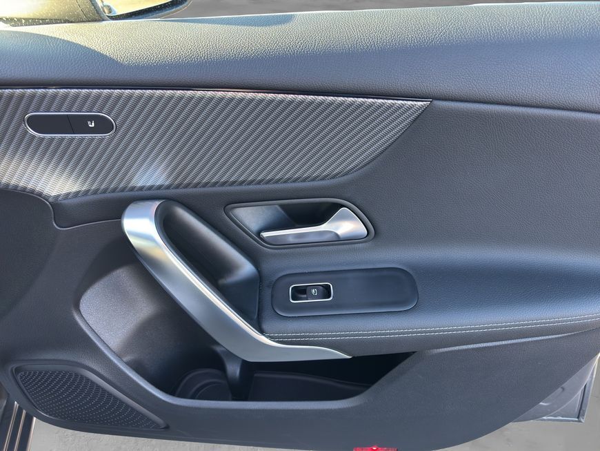 Mercedes-Benz A 180 2025