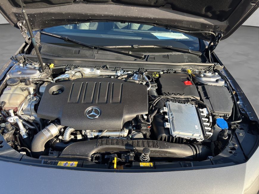 Mercedes-Benz A 180 2025