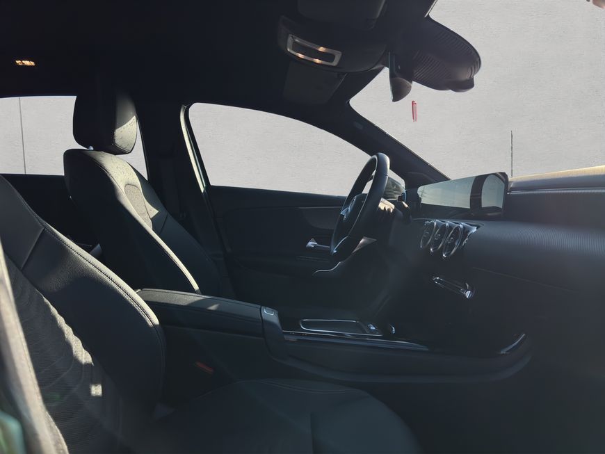 Mercedes-Benz A 180 2025