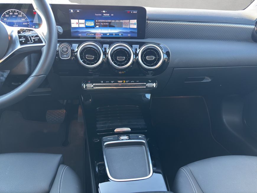 Mercedes-Benz A 180 2025