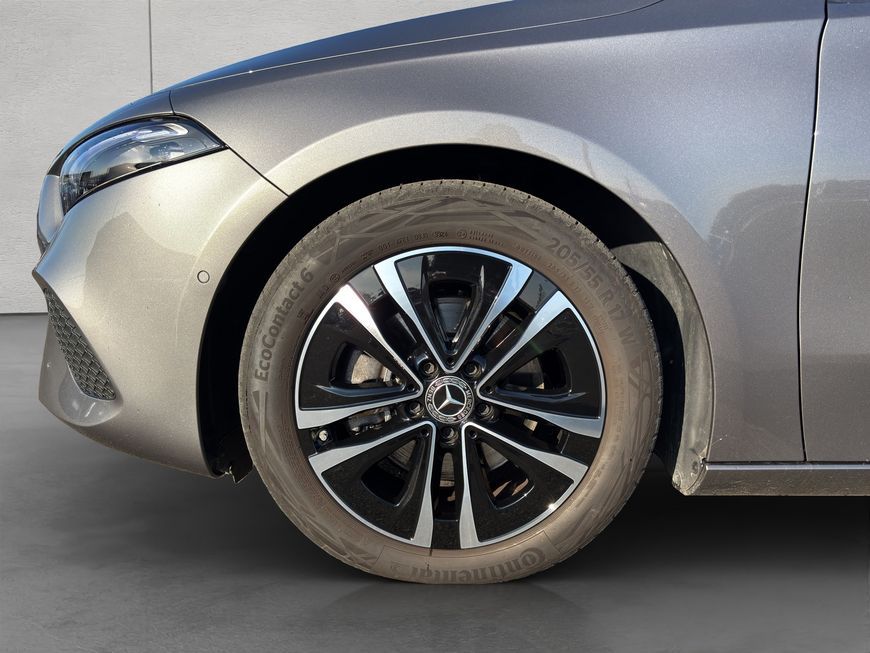 Mercedes-Benz A 180 2025