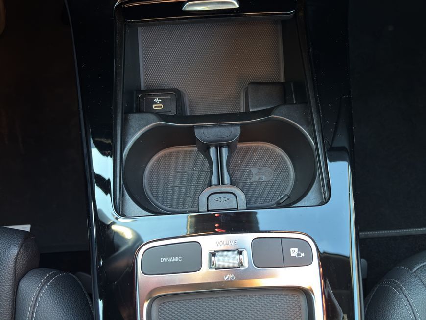 Mercedes-Benz A 180 2025