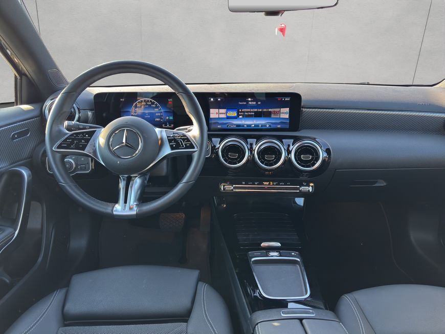 Mercedes-Benz A 180 2025