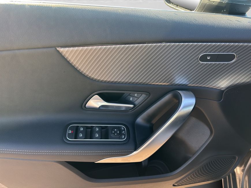 Mercedes-Benz A 180 2025