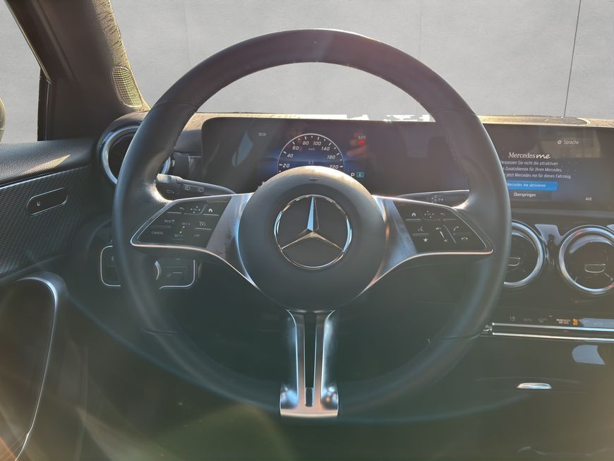 Mercedes-Benz A 180 2025