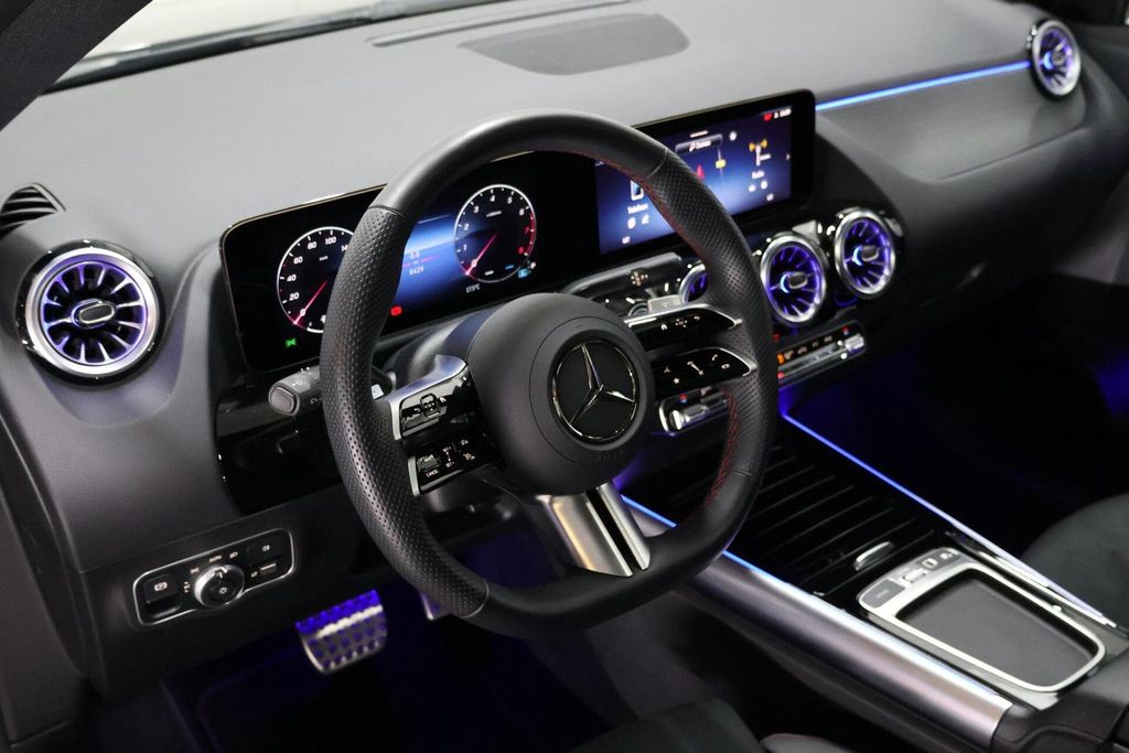 Mercedes-Benz GLA 200 2025