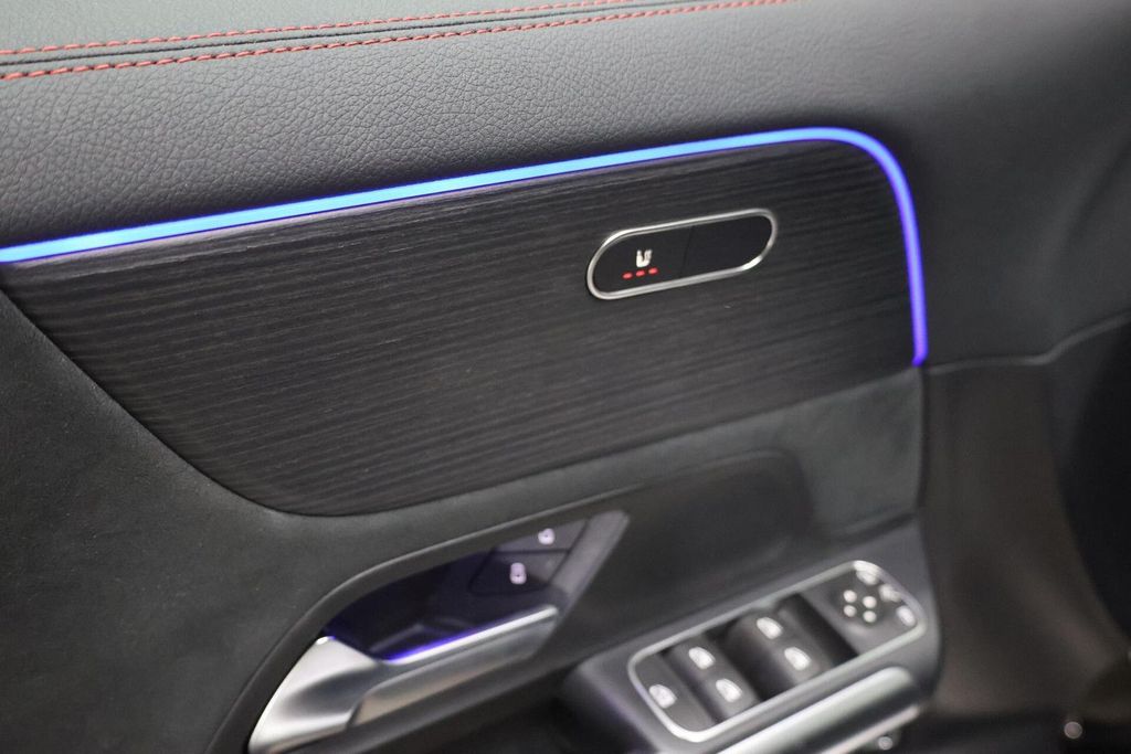 Mercedes-Benz GLA 200 2025