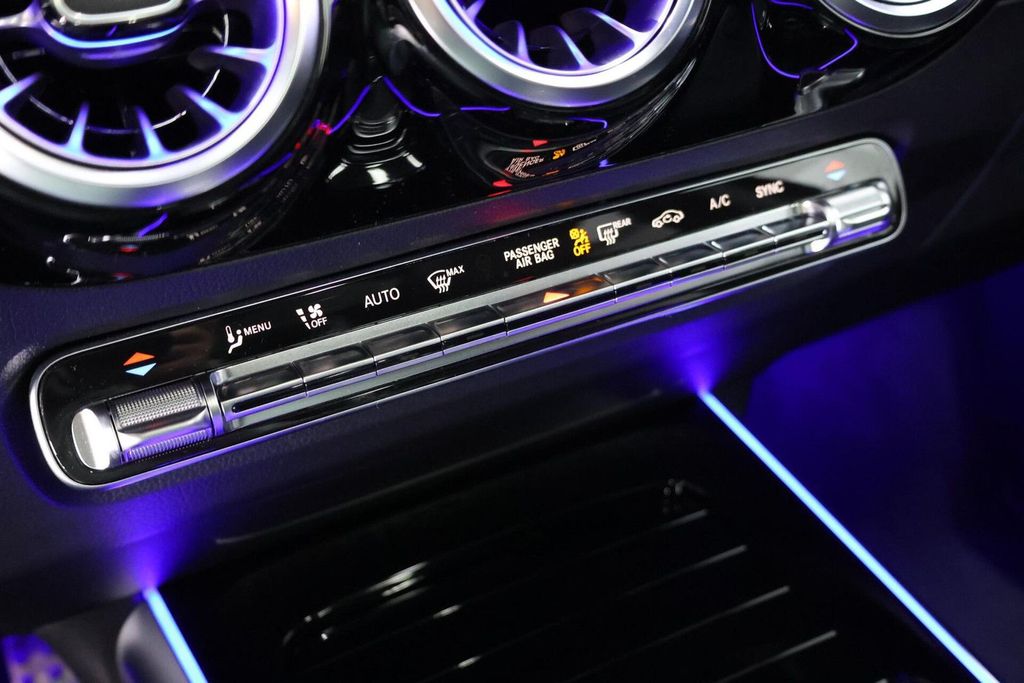 Mercedes-Benz GLA 200 2025