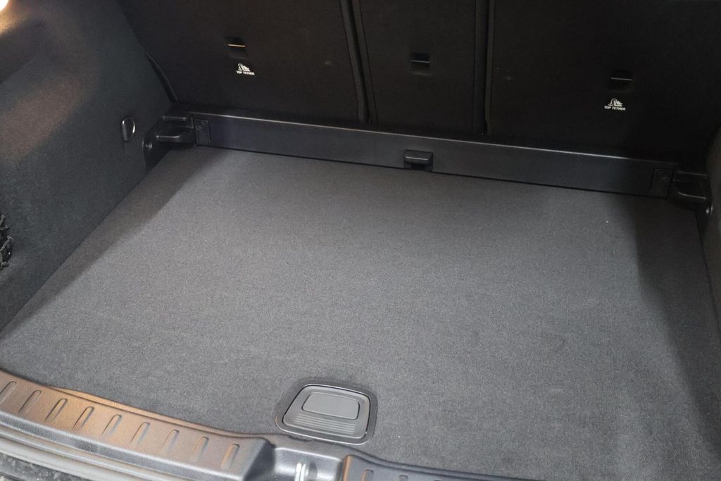 Mercedes-Benz GLA 200 2025