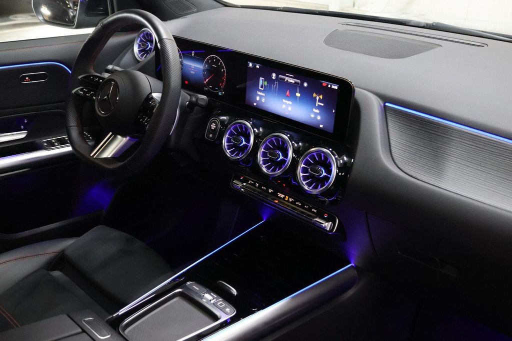 Mercedes-Benz GLA 200 2025