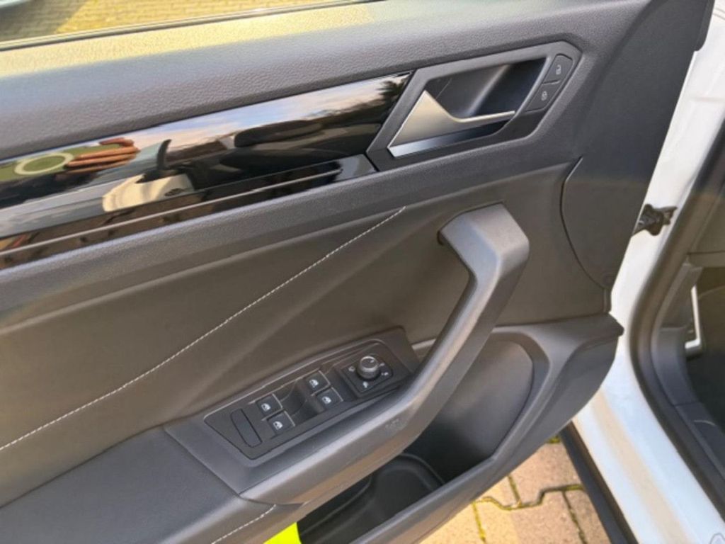Volkswagen T-Roc 2024
