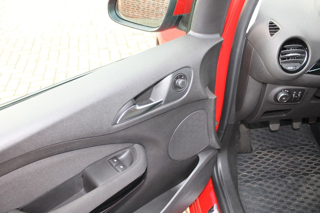 Opel Adam 2016