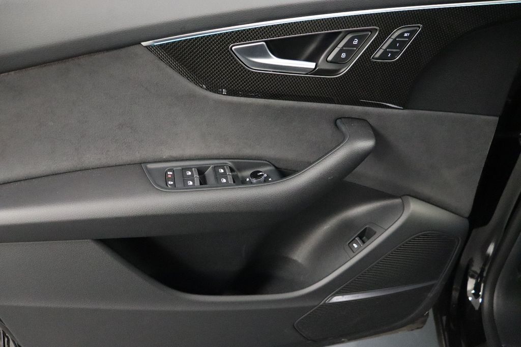Audi SQ8 2023