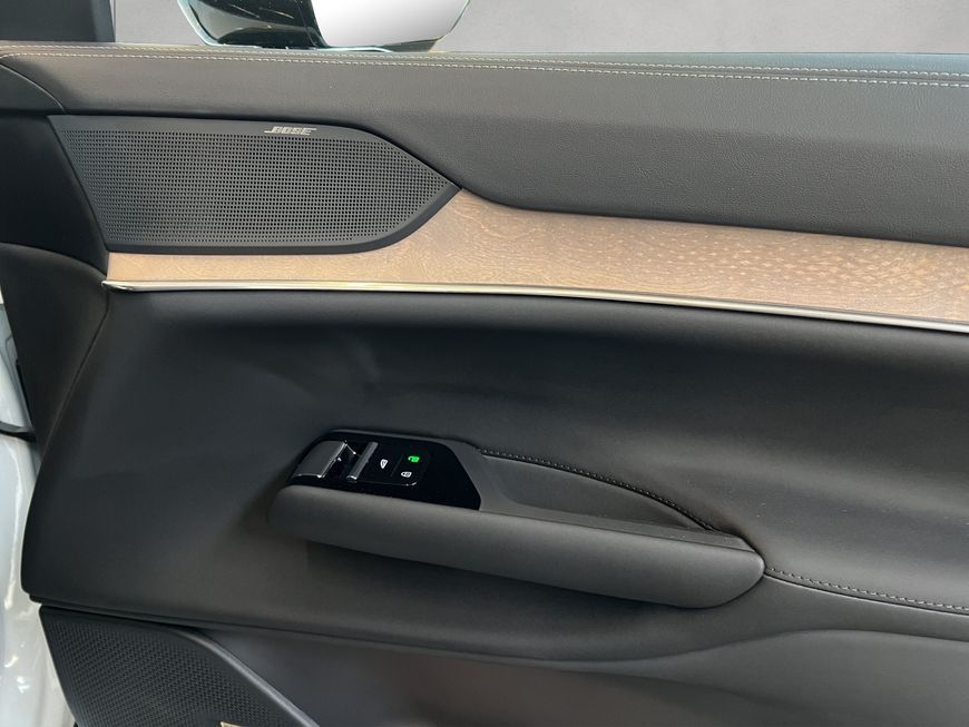Volvo EX90 2025