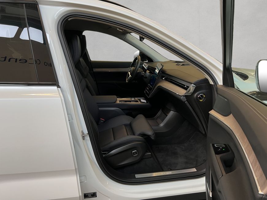 Volvo EX90 2025