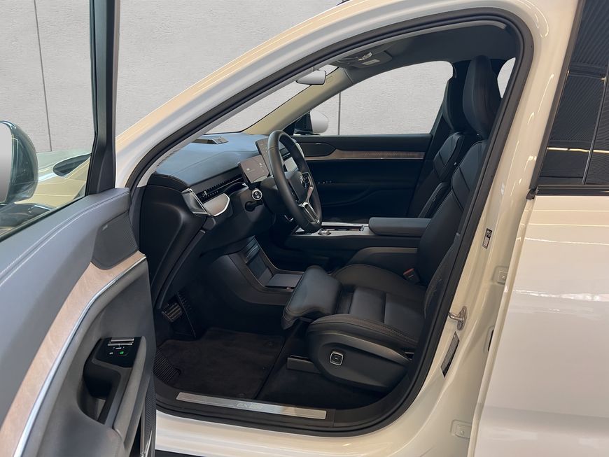 Volvo EX90 2025