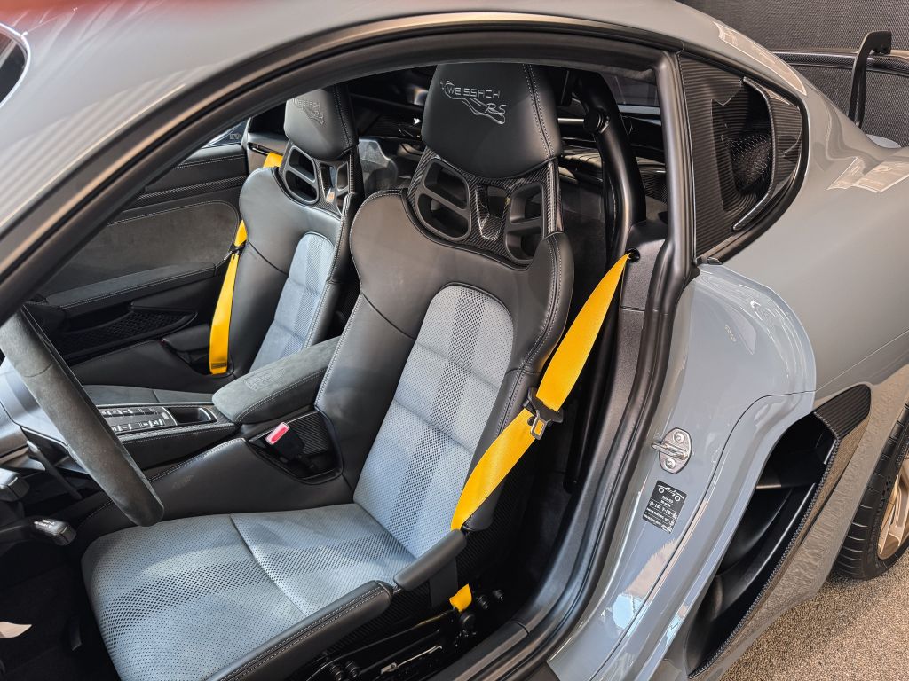 Porsche Cayman 2025