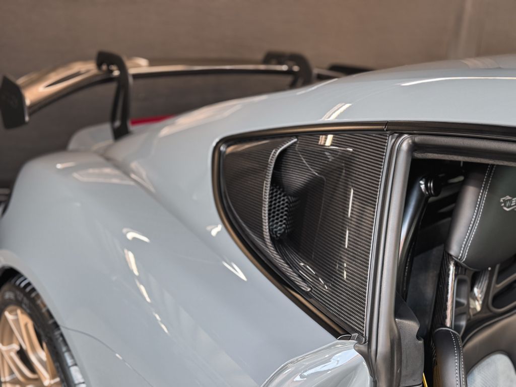 Porsche Cayman 2025