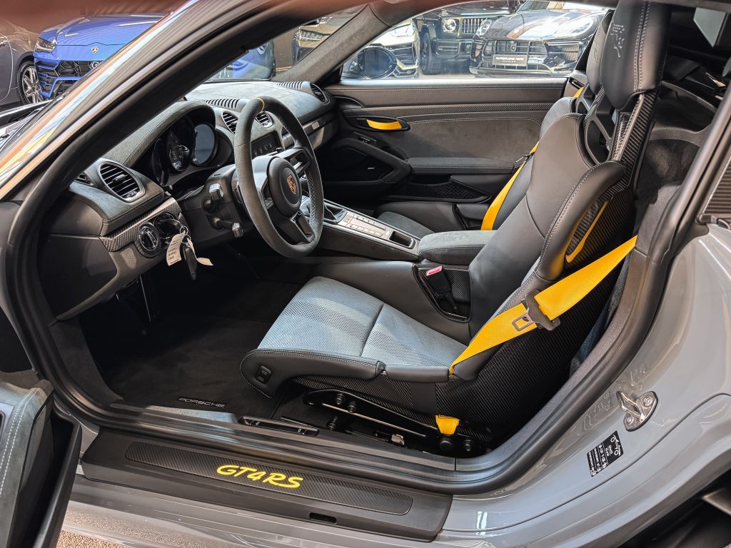 Porsche Cayman 2025
