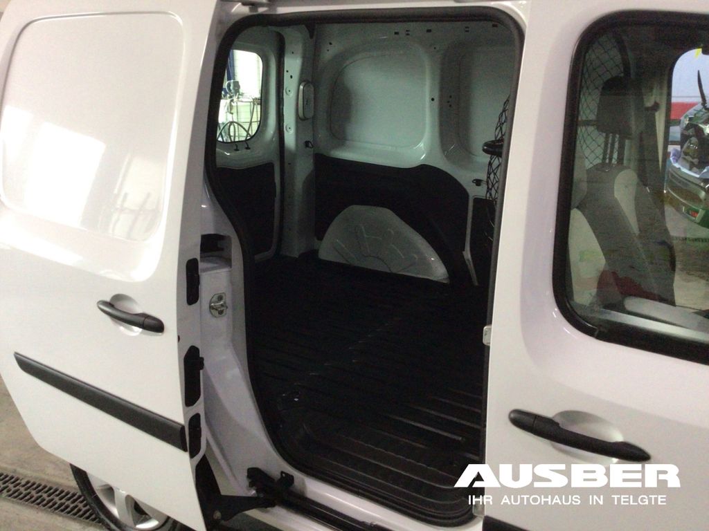 Nissan NV250 2021