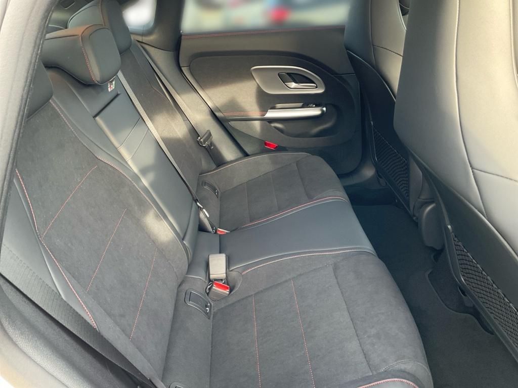 Mercedes-Benz CLA 350 2025