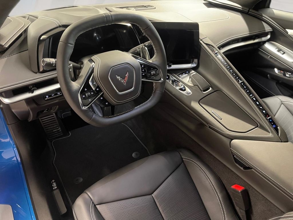 Corvette C8 2025