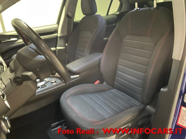 Alfa Romeo Stelvio 2021