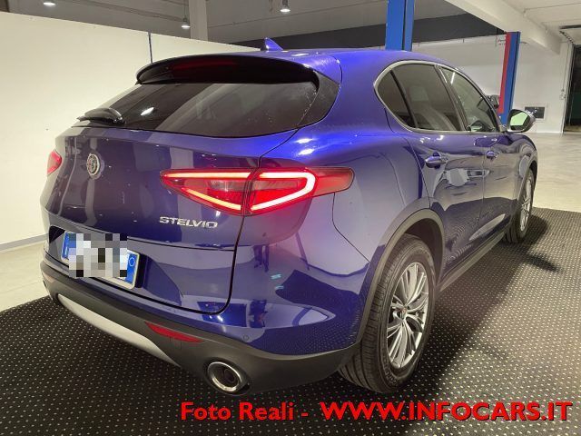Alfa Romeo Stelvio 2021