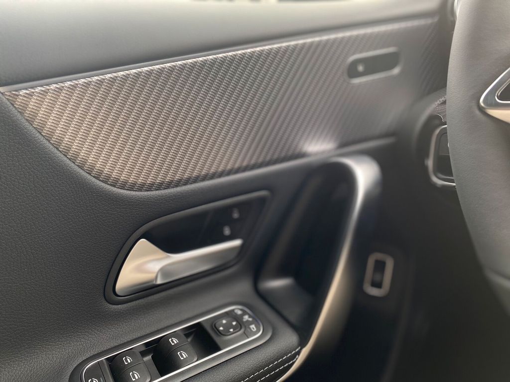 Mercedes-Benz A 180 2024
