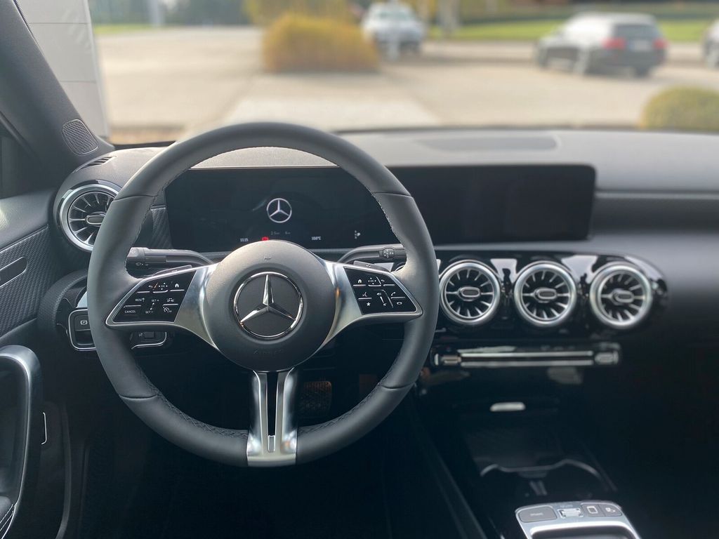Mercedes-Benz A 180 2024