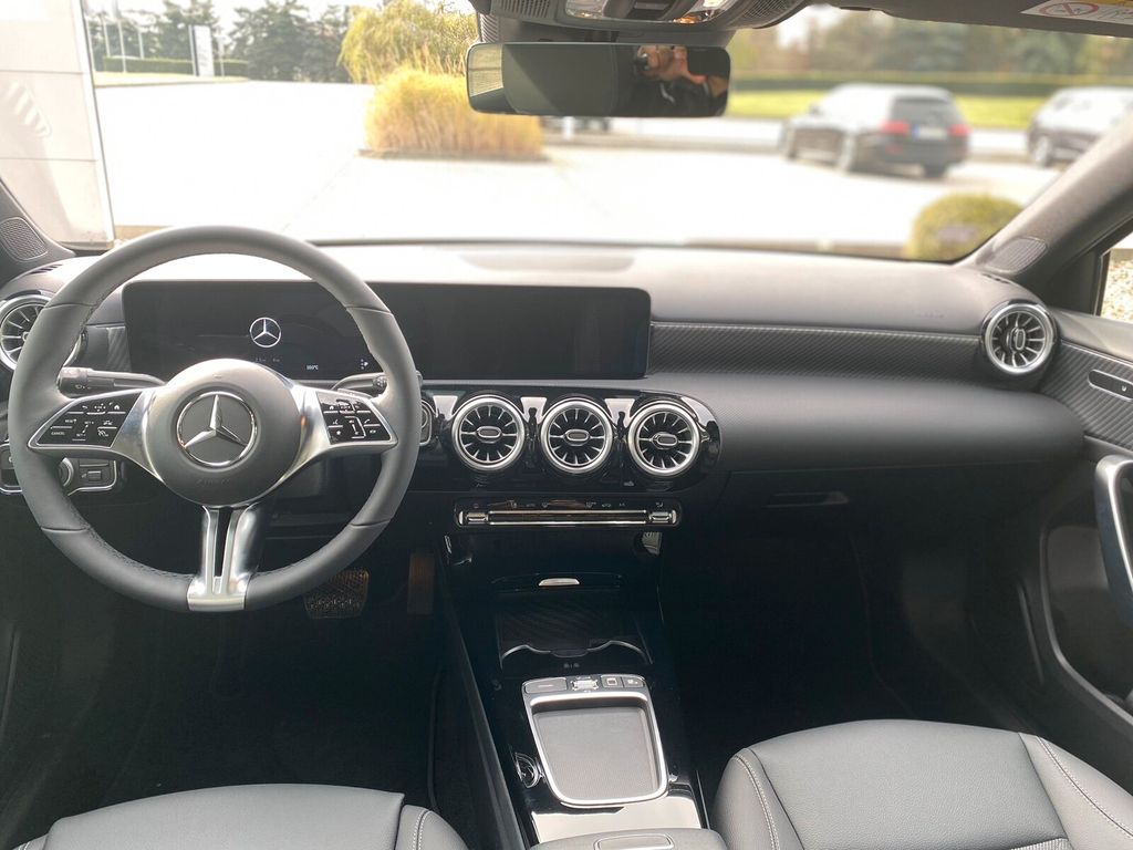 Mercedes-Benz A 180 2024