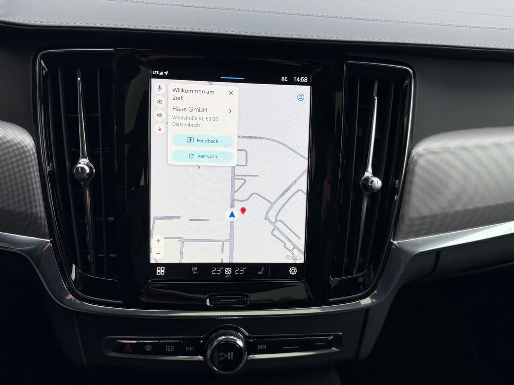 Volvo V90 2025