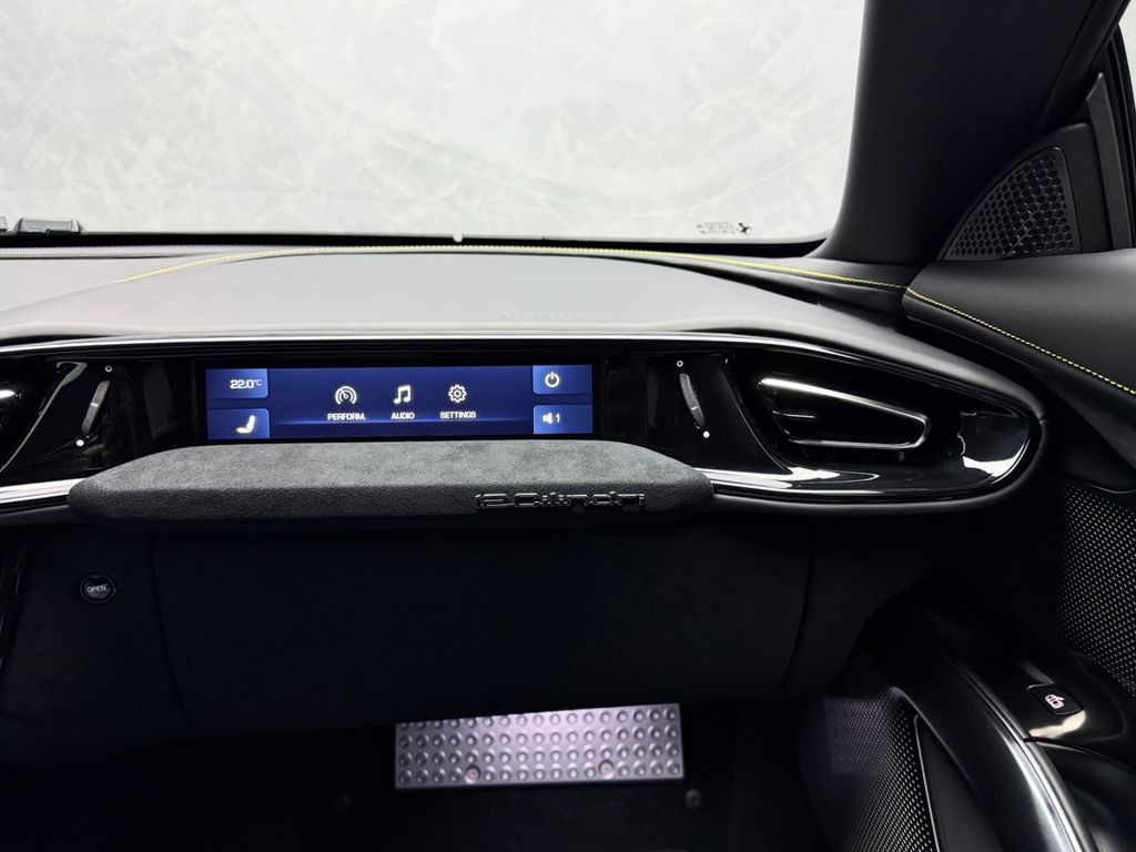 Ferrari 12Cilindri 2025