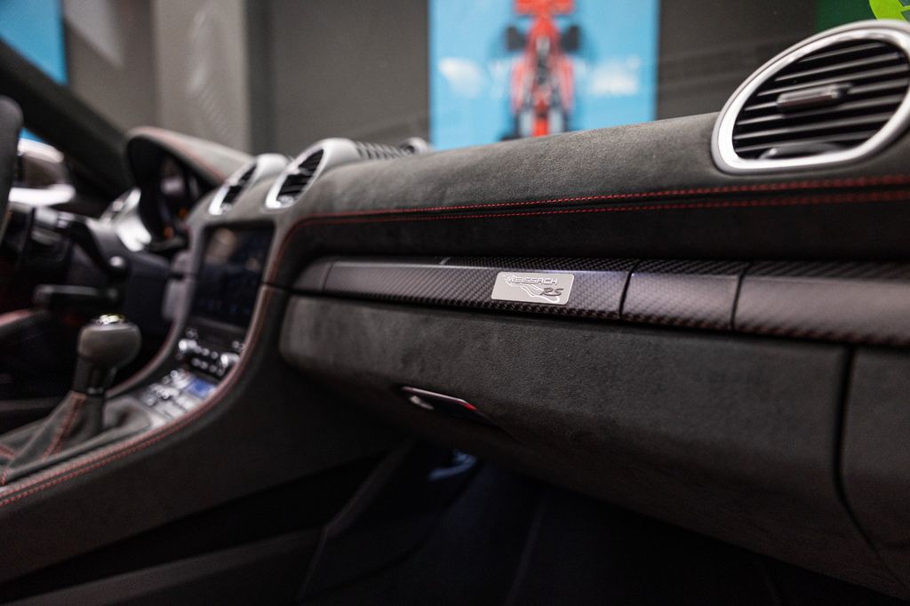 Porsche Boxster 2025