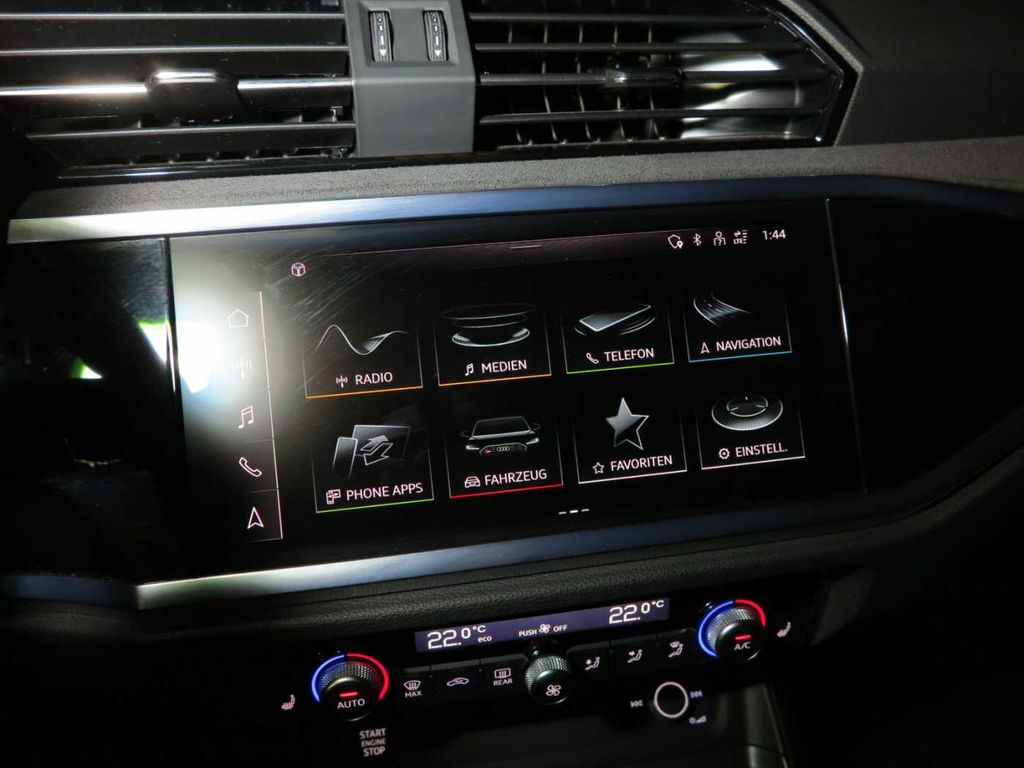 Audi RSQ3 2024