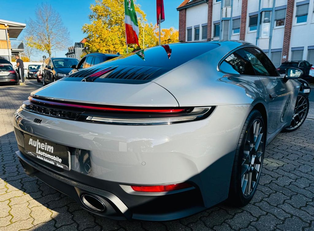 Porsche 992 2024