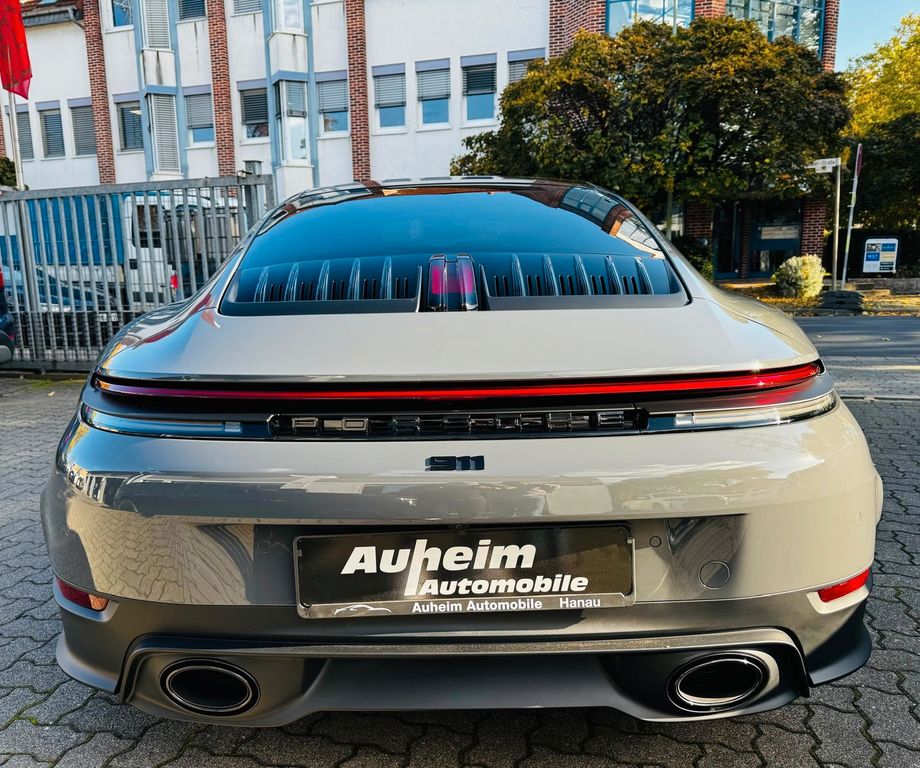Porsche 992 2024