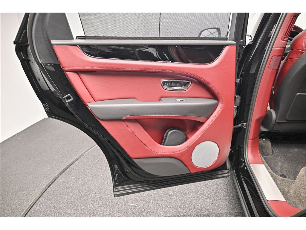 Bentley Bentayga 2023