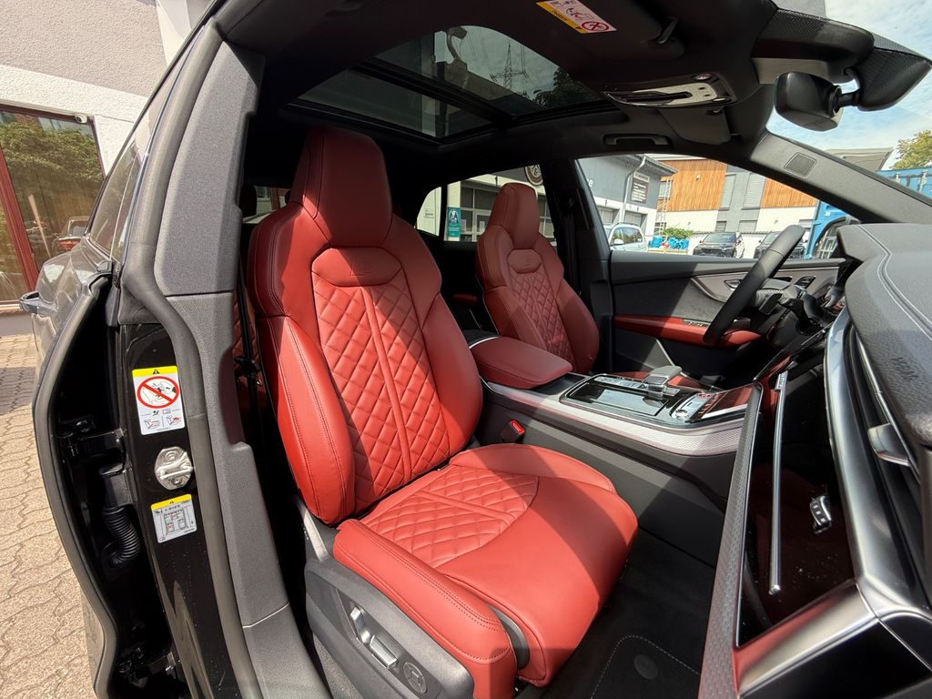 Audi SQ8 2025