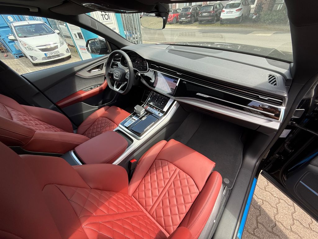 Audi SQ8 2025